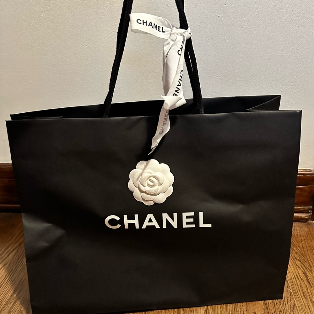 Chanel Shopping LARGE Bag with Camille Ribbon GIFT BAG - Picture 3 of 6